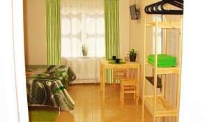Гостевой дом Mini-Hotel Novoe Gnezdo Краснодар Большой двухместный номер c 1 кроватью или 2 отдельными кроватями-3
